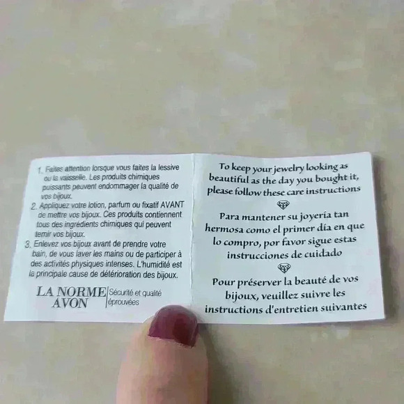 Avon silver tone necklace - Picture 17 of 17